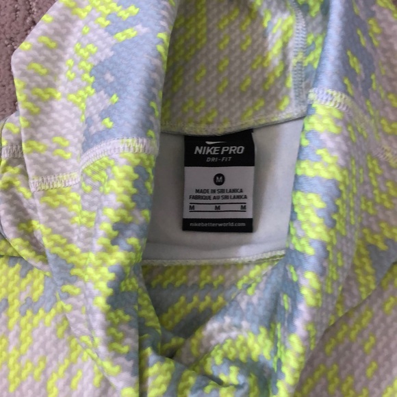 Nike Pro DRI-FIT fleece lined top - Picture 2 of 3